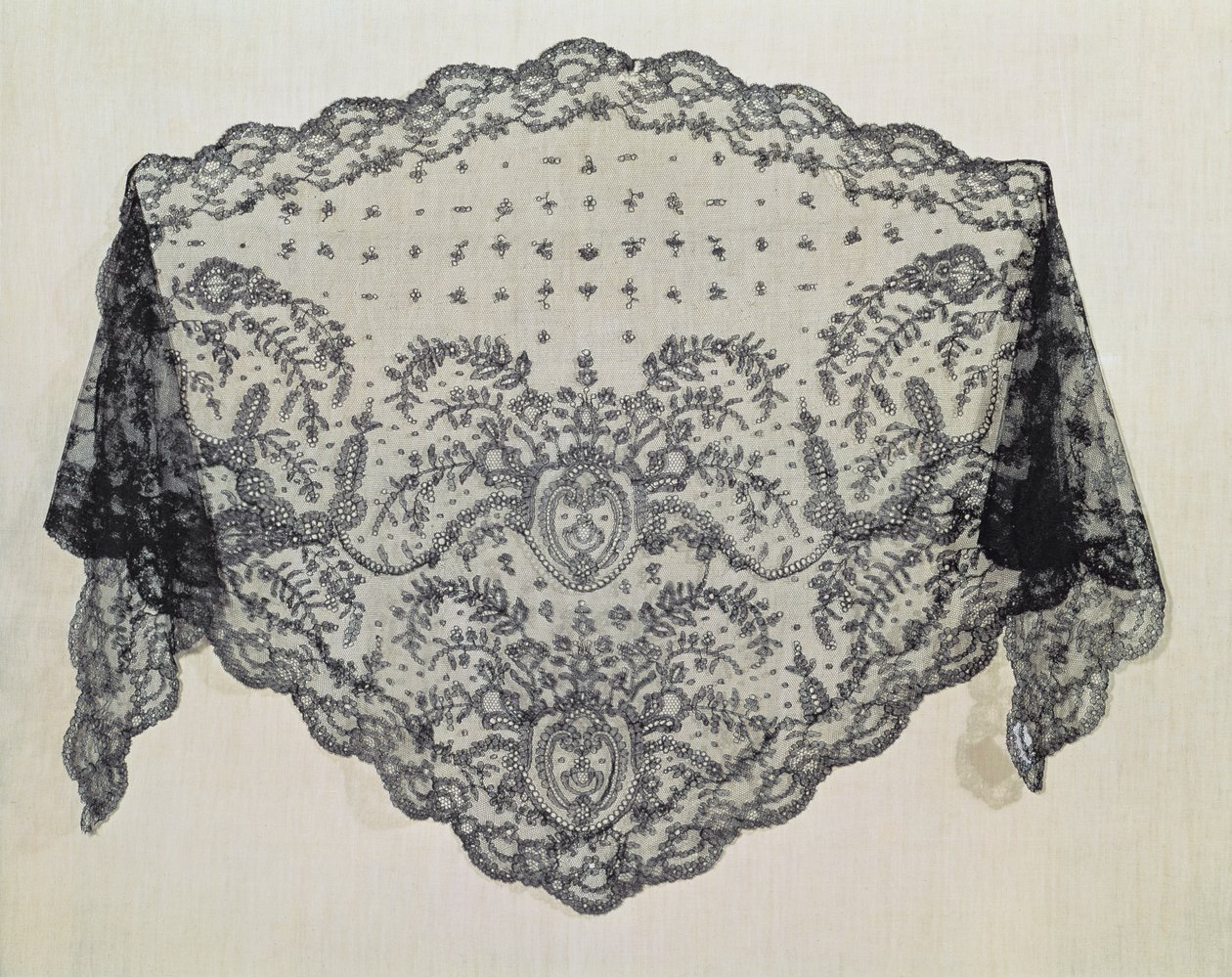 शॉल, पुय वर्कशॉप, c.1850 (फीता) द्वारा बाज़