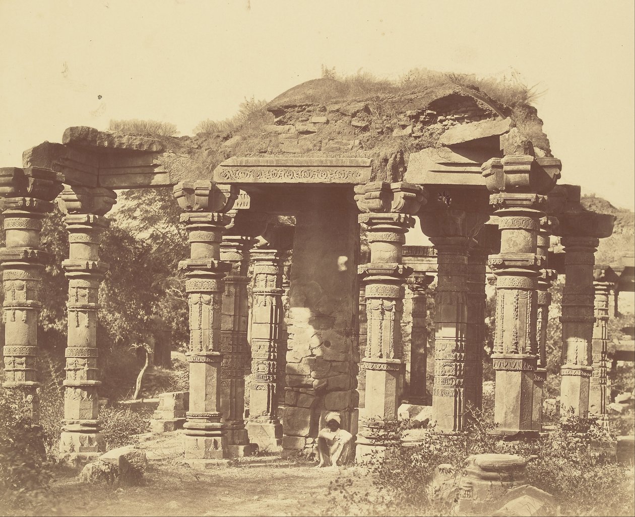 कुतुब में हिंदू मंदिर का बाहरी हिस्सा द्वारा फेलिस बीटो