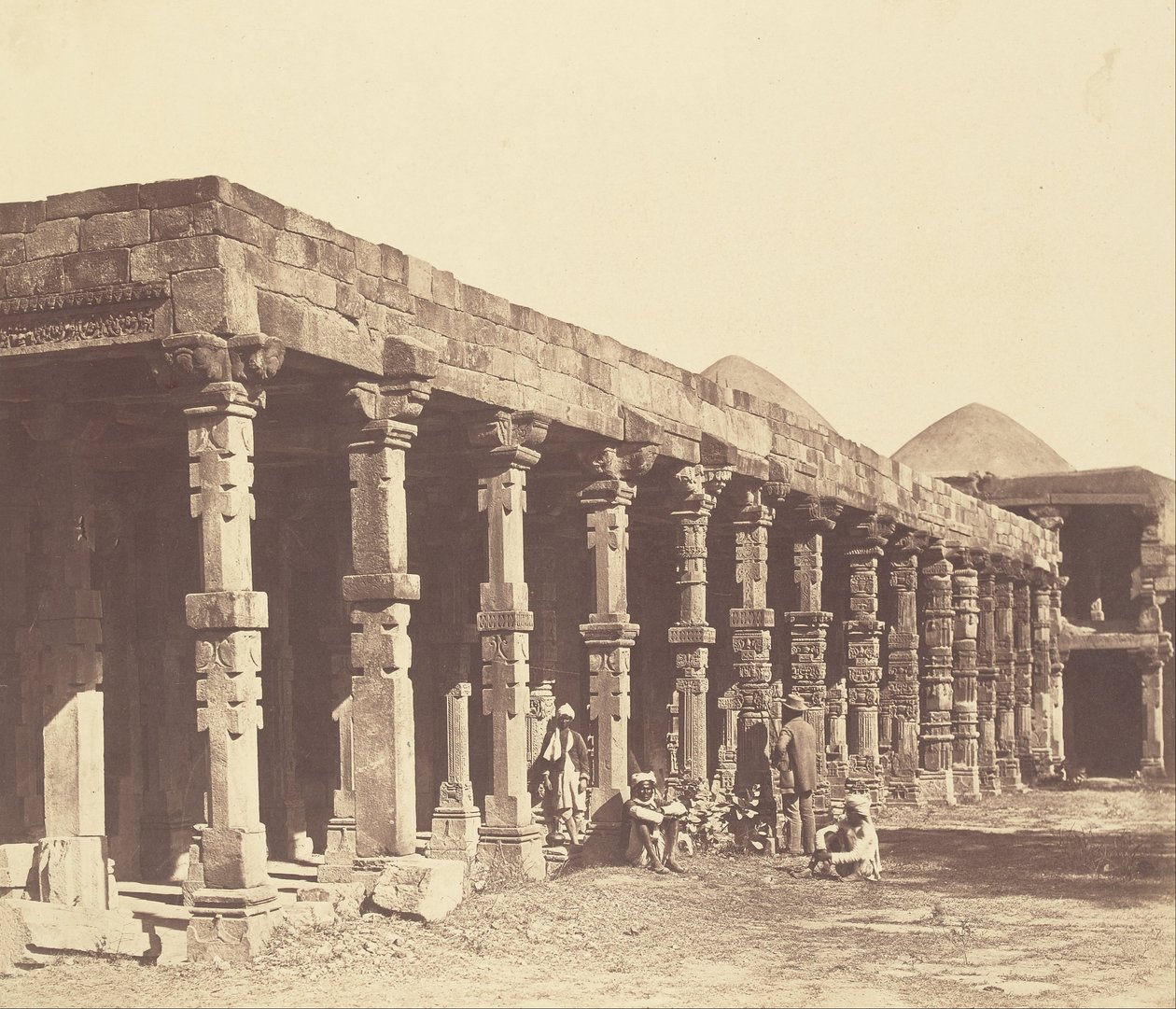 कुतुब में हिंदू मंदिर का आंतरिक भाग द्वारा फेलिस बीटो