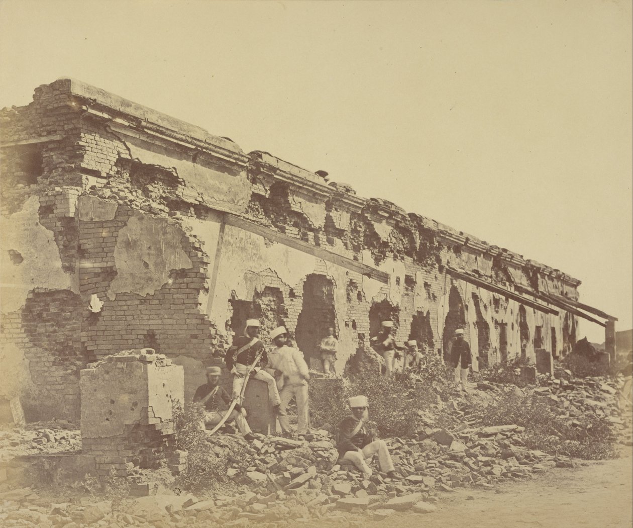 मेजर-जनरल सर ह्यू मासी व्हीलर का कॉवेनपोर में प्रवेश द्वारा फेलिस बीटो