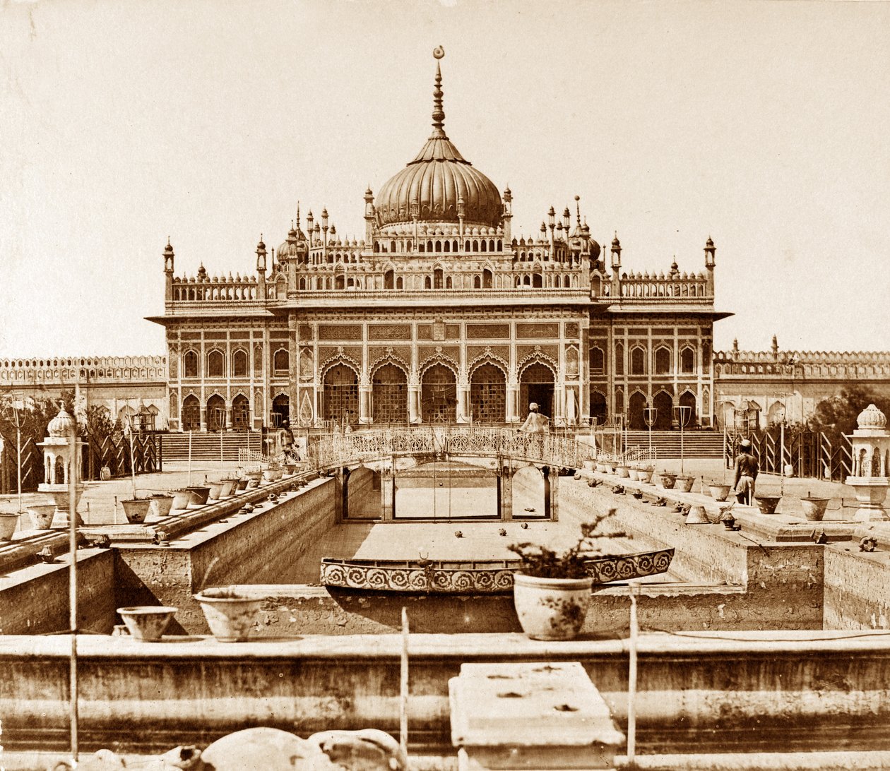 The Husainabad Emambara and Tomb of Mahomed Ali Khan, Lucknow  द्वारा फेलिस बीटो