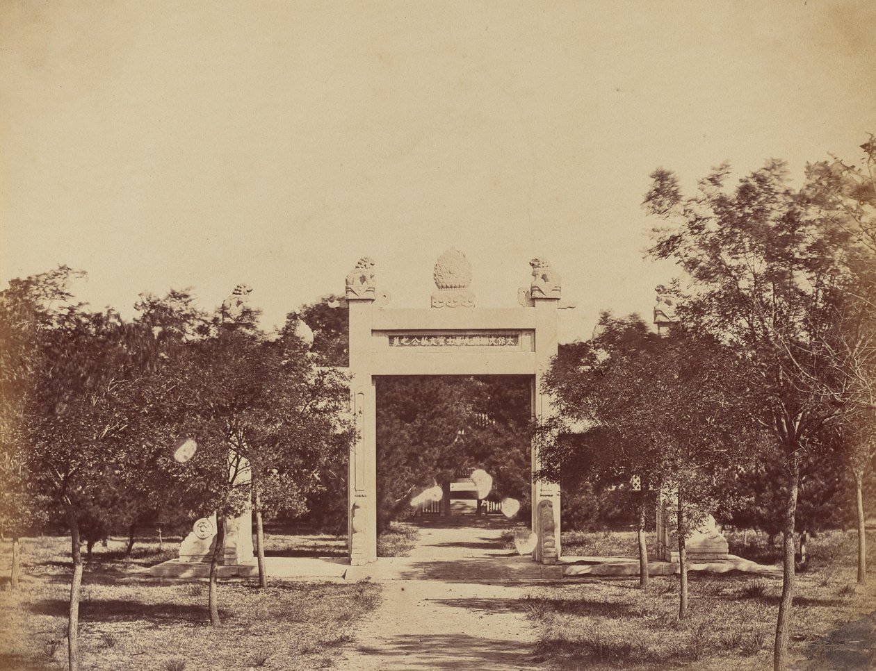पालिचियन के पास मकबरा, 21 सितंबर, 1860 को हमले की शुरुआत का दृश्य द्वारा फेलिस बीटो