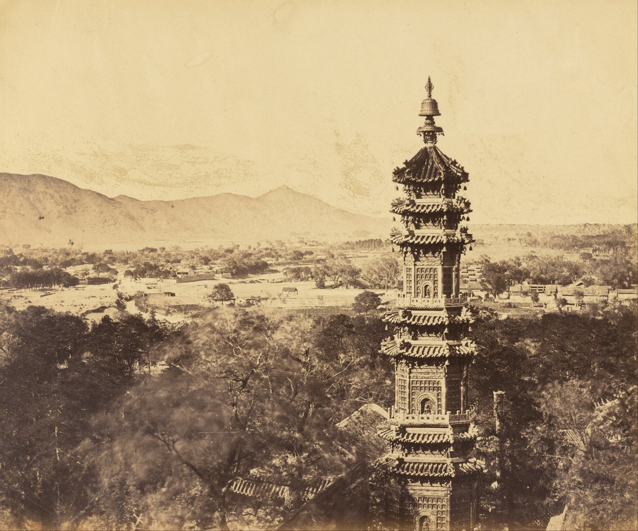 समर पैलेस का दृश्य। युआन मिंग युआन पगोडा। बर्निंग से पहले, पेकिन, 18 अक्टूबर, 1860 द्वारा फेलिस बीटो
