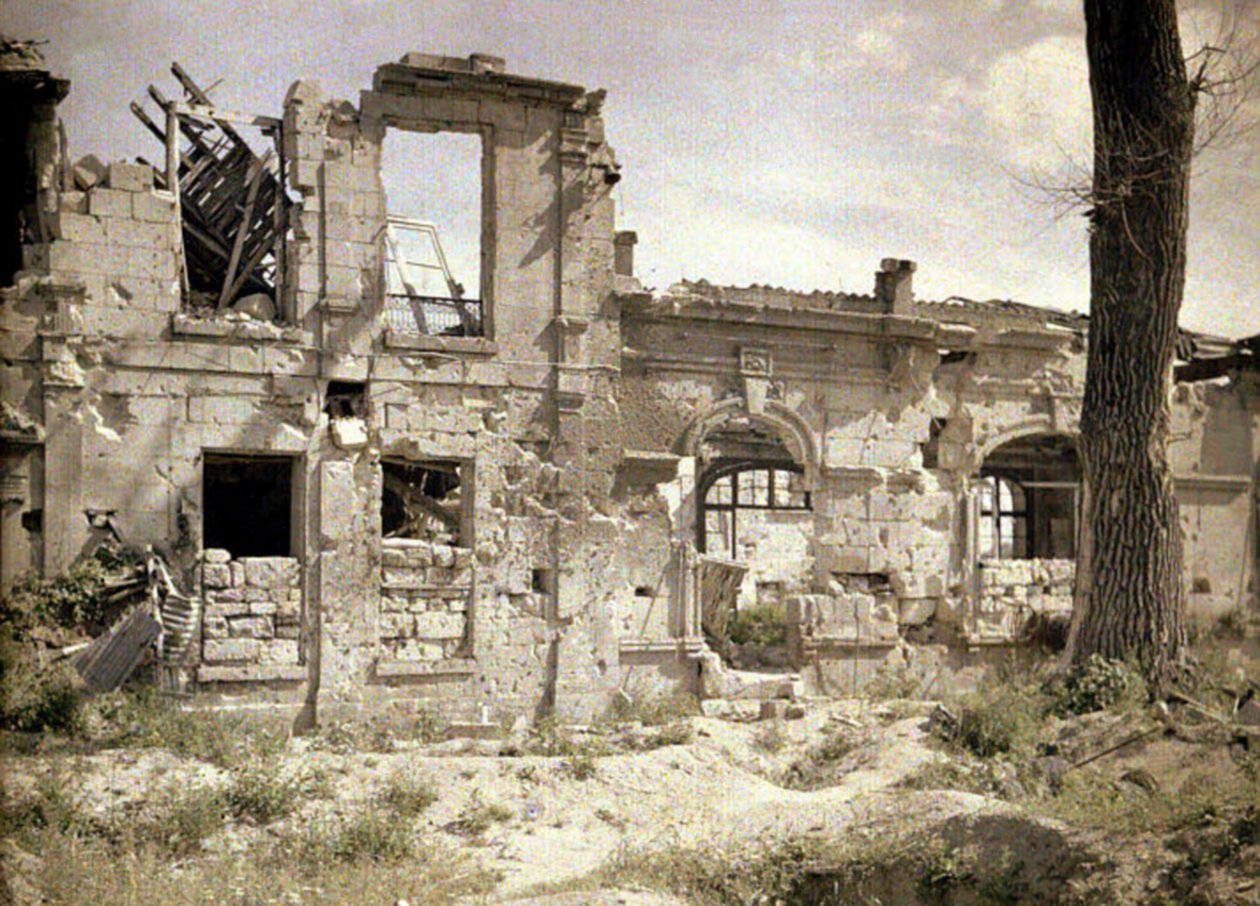 Chateau सेंट पॉल, क्राउ, सूइसन, आइज़ेन, फ्रांस, 1917 (ऑटोक्रोम) के खंडहर द्वारा फर्नांड क्विल