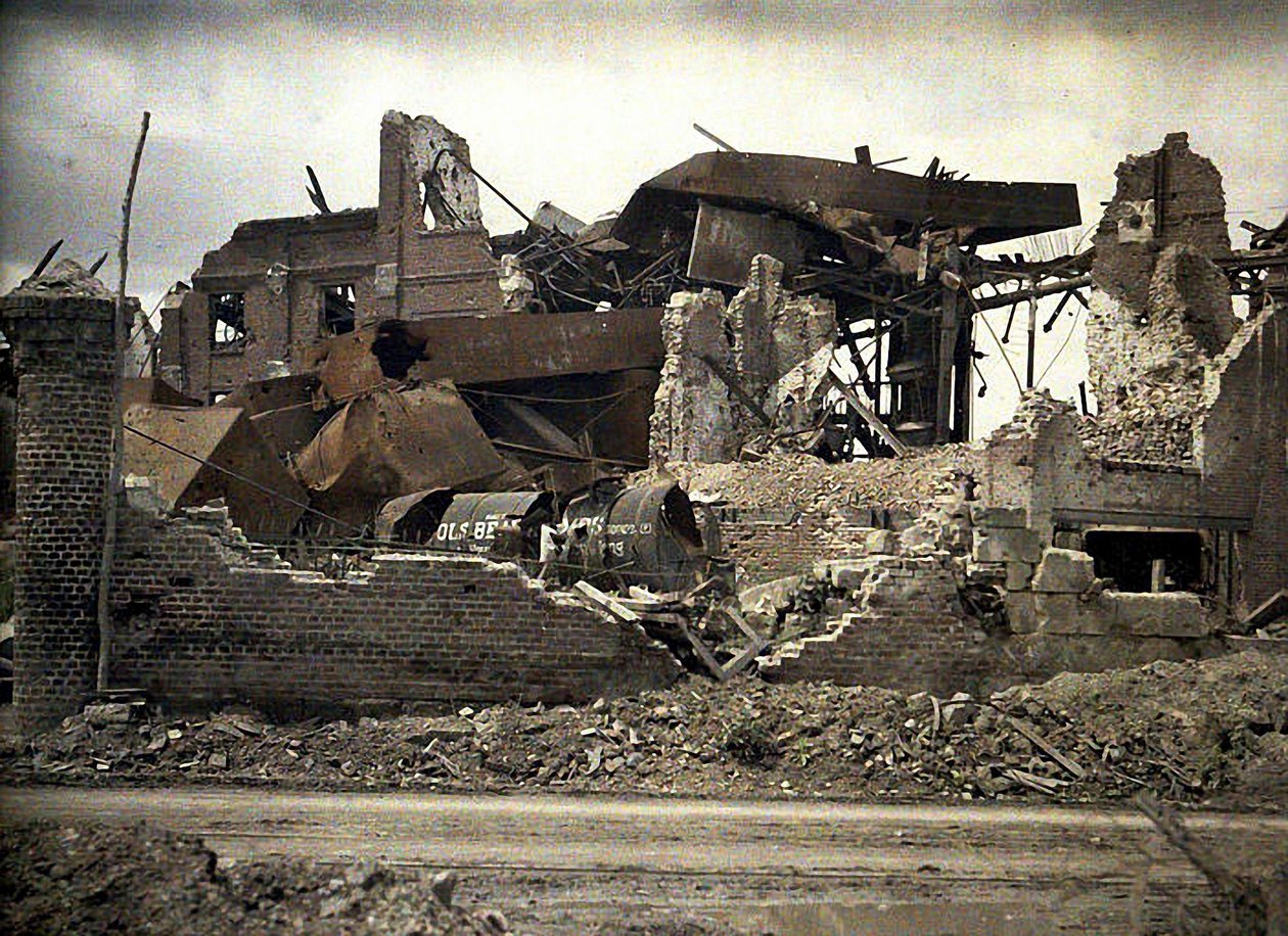 खंडहर, आइज़ेन, फ्रांस, 1917 (ऑटोक्रोम) द्वारा फर्नांड क्विल