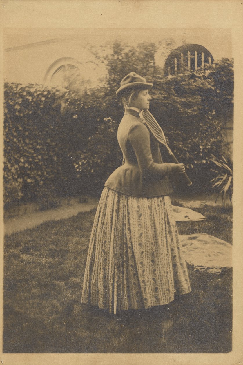 टेनिस रैकेट वाली महिला, "यादों के लिए अध्ययन, c.1889 (जिलेटिन सिल्वर प्रिंट) द्वारा फर्नांड खनोफ