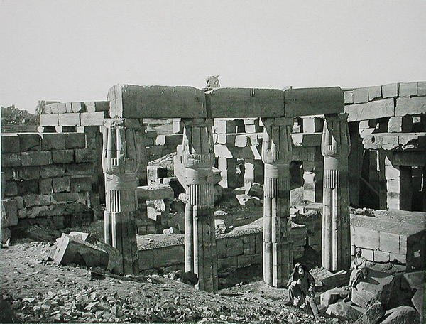 कर्णक, थेब्स में खंडहर, प्रकाशित c.1900 (फोटोग्राव्योर) द्वारा फिल्म्स गौपिल
