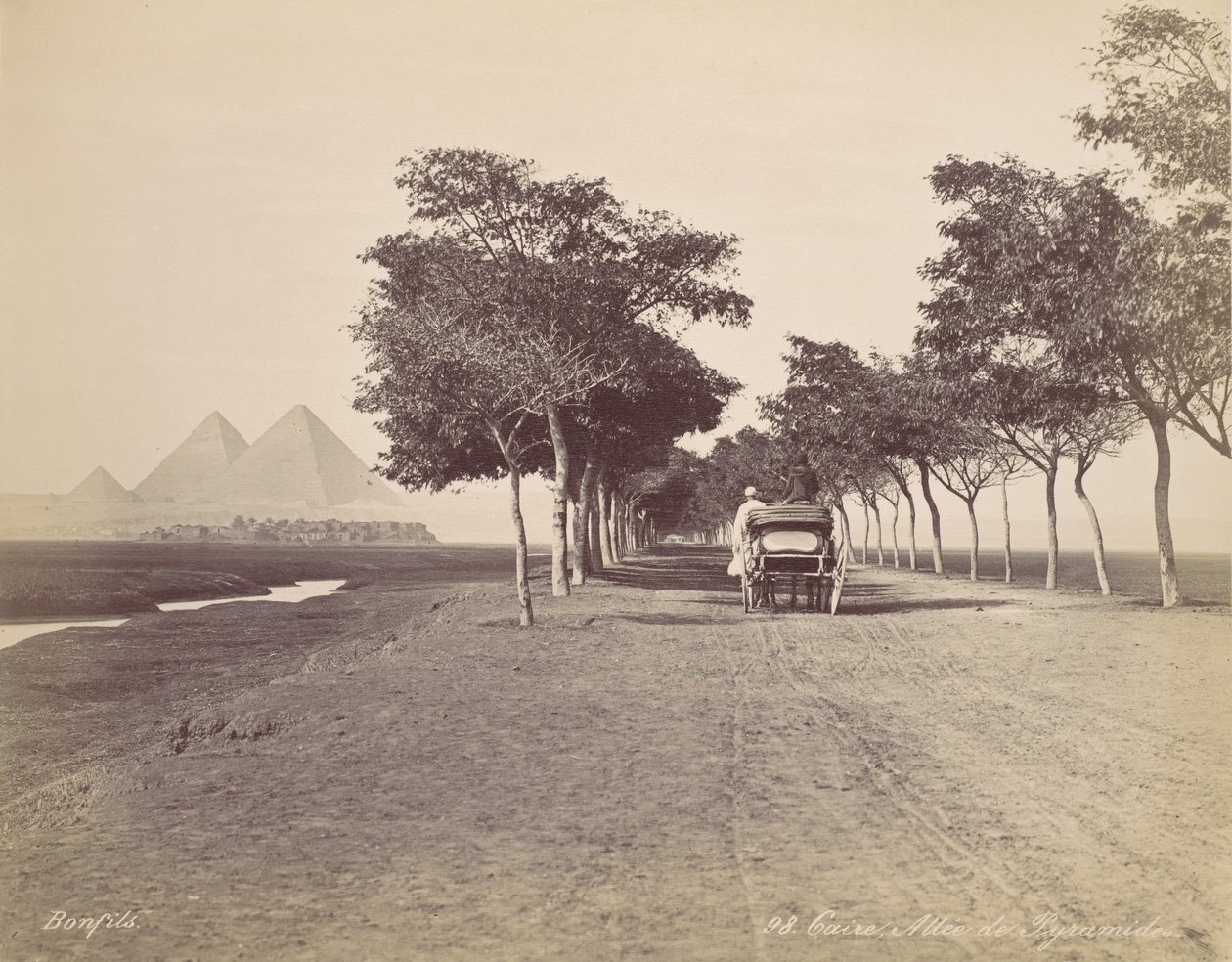 काहिरा। पिरामिड की गली, सीए। 1870. द्वारा फेलिक्स बोनफिल्स