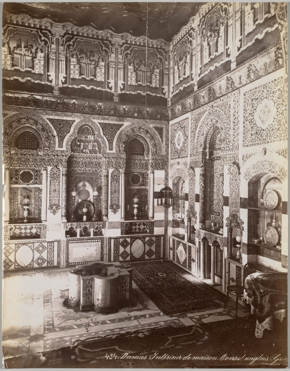 दमिश्क। घर का इंटीरियर। 1867 और 1899 के बीच अंग्रेजी वाणिज्य दूतावास सीरिया। द्वारा फेलिक्स बोनफिल्स