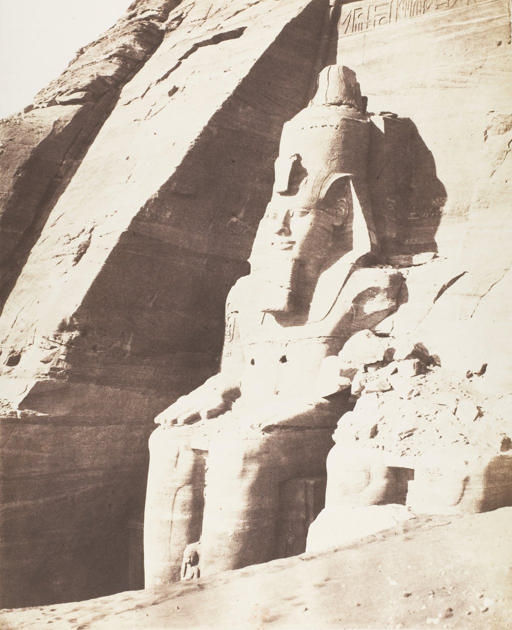 अबू सेम्बिल, ग्रैंड स्पियोस - विशाल मूर्तियाँ, तीन-तिमाही दृश्य, 1851-52, 1853-54 मुद्रित। द्वारा फेलिक्स टाइनार्ड