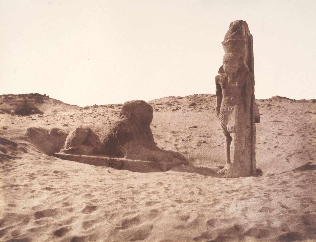 एवेन्यू के बाईं ओर सेबौह, मंदिर, बादशाह और स्फिंक्स, 1851-52। द्वारा फेलिक्स टाइनार्ड