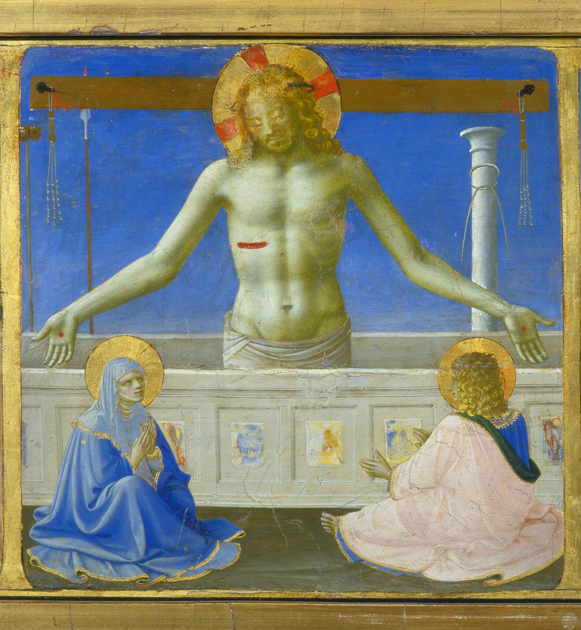 क्राइस्ट अपनी कब्रों (पुनरुत्थान) में खड़ा है - "" वर्जिन का कोरोनेशन "" का निचला हिस्सा (प्रीडेला) कब्र पर मसीह का चित्रण करता है और सेंट डोमिनिका के जीवन के छह एपिसोड, उस क्रम के संस्थापक जिसके लिए एंजेलिकोड गुइडो द्वारा संबंधित था डि द्वारा फ्रा एंजेलिको