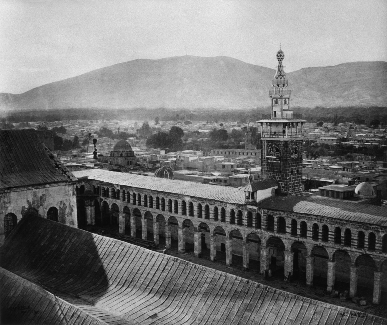 बाहरी दृश्य, उमय्यद मस्जिद, दमिश्क, सीरिया, 1862 (345703 देखें) द्वारा फ्रांसिस बेडफोर्ड