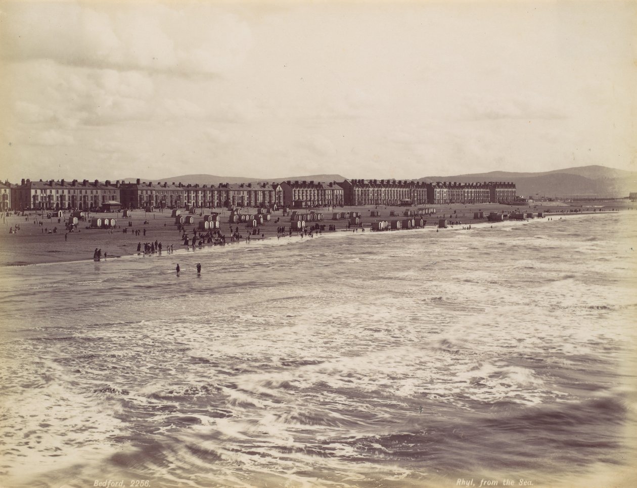 Rhyl, समुद्र से, 1870 के दशक। द्वारा फ्रांसिस बेडफोर्ड