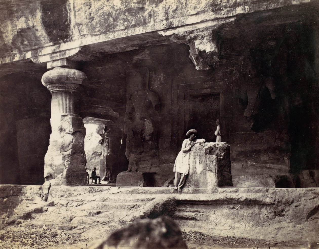 वाटर केव से एलिफेंटा, कोम्बे मार्टिन बे, वाटरमाउथ, 1870। द्वारा फ्रांसिस फ्रिथ