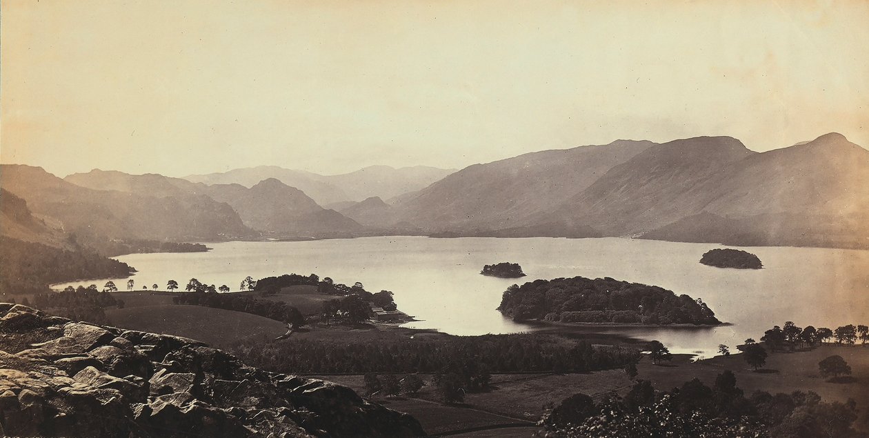 ग्रेट ब्रिटेन में Derwentwater के पास झील। द्वारा फ्रांसिस फ्रिथ