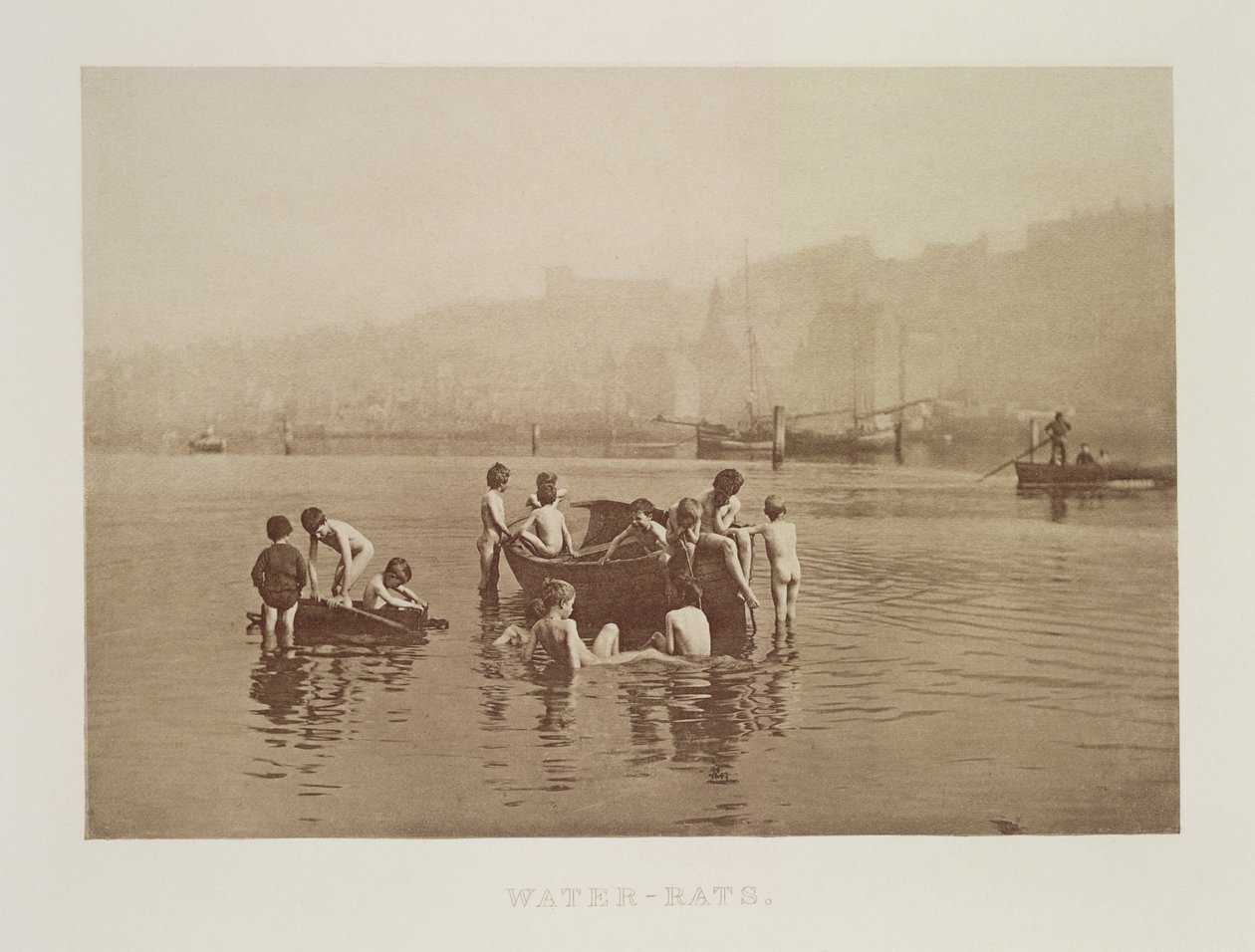 पानी-चूहे, c.1889 (सीपिया फोटो) द्वारा फ्रैंक मीडो सटक्लिफ