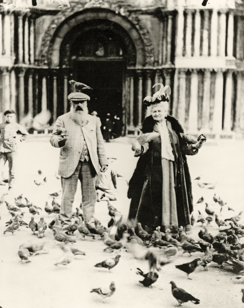 क्लाउड मोनेट (1840-1926) और उनकी पत्नी, एलिस (1844-1911) सेंट मार्क्स स्क्वायर, वेनिस, अक्टूबर 1908 द्वारा फ्रेंच फोटोग्राफर