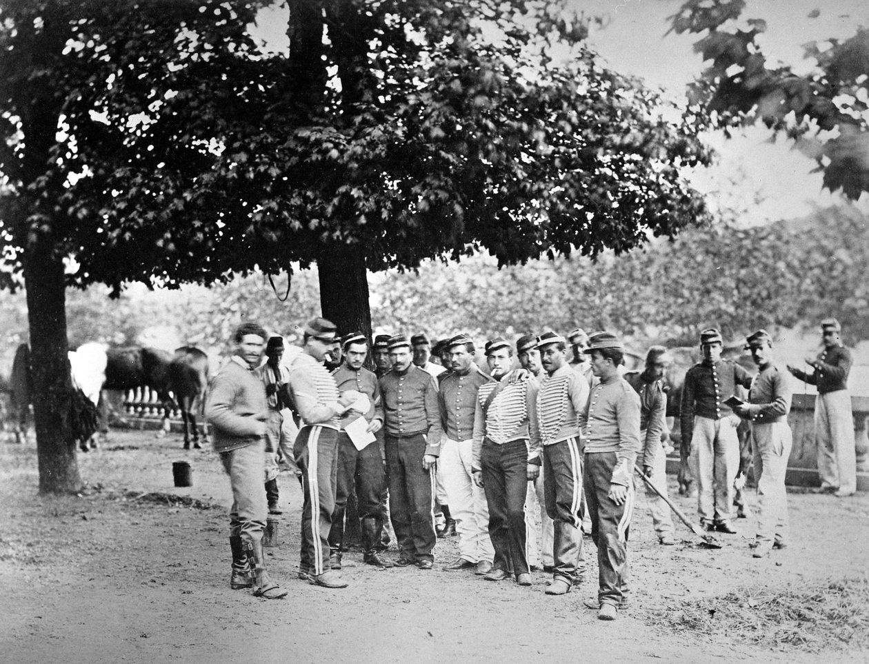 पेरिस की घेराबंदी के दौरान फ्रांसीसी सैनिक, c.1870 द्वारा फ्रेंच फोटोग्राफर