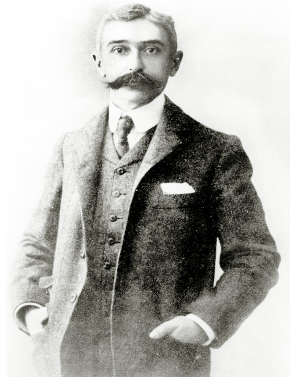 पियरे डी कौबेर्टिन, 1915 द्वारा फ्रेंच फोटोग्राफर