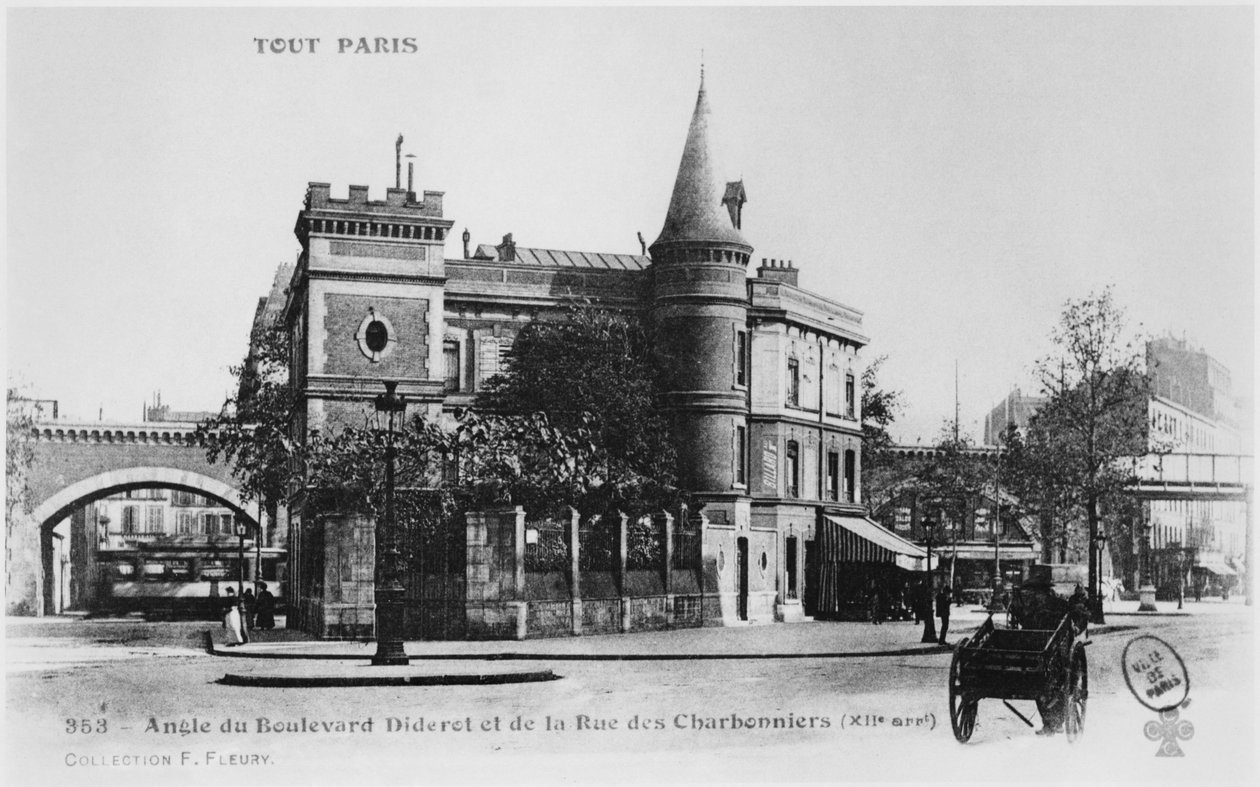 पोस्टकार्ड कोने Diderot Boulevard और Rue des Charbonniers, पेरिस, c.1900 को दर्शाता है द्वारा फ्रेंच फोटोग्राफर
