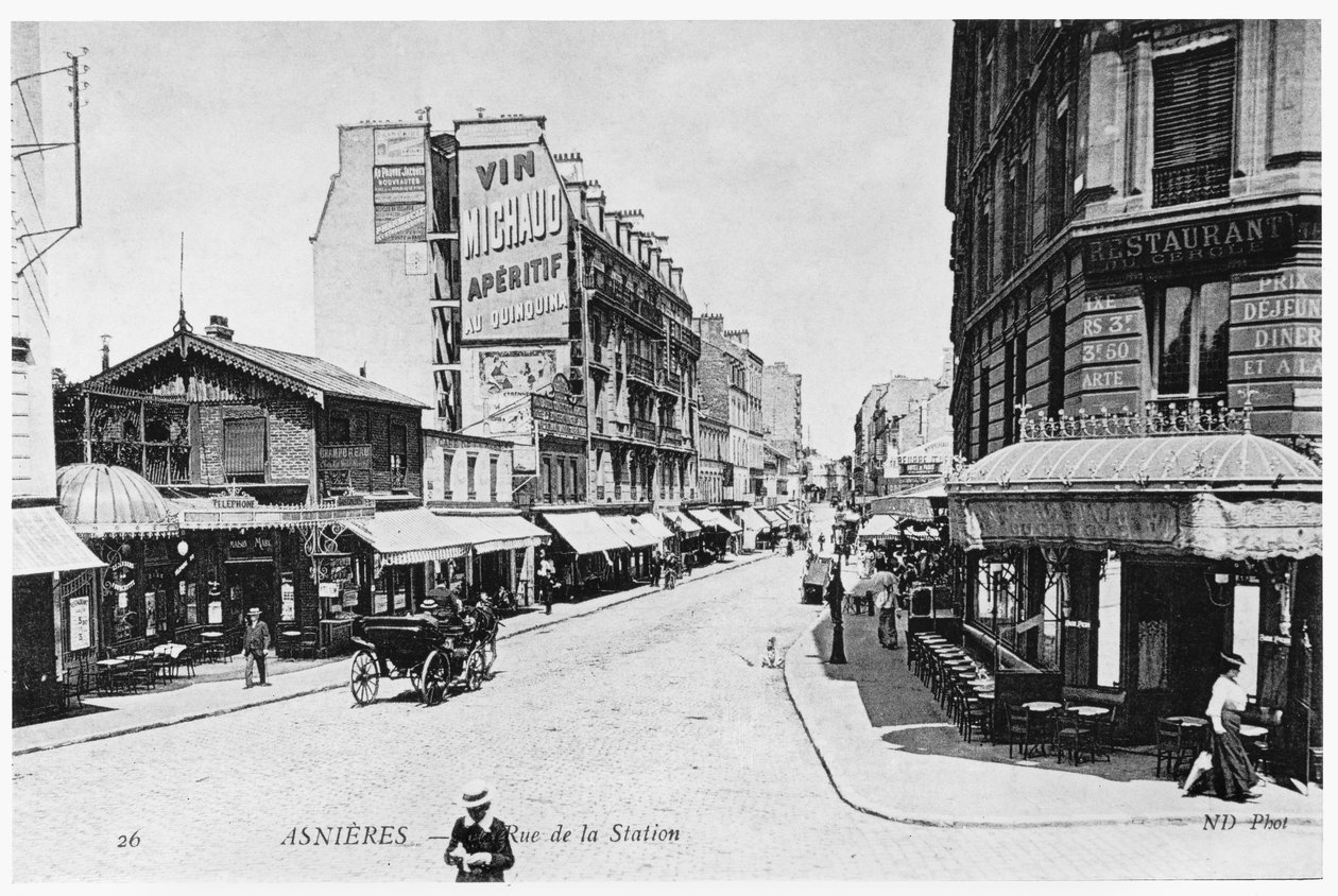 Asnieres, स्टेशन स्ट्रीट, c.1900 का दृश्य द्वारा फ्रेंच फोटोग्राफर