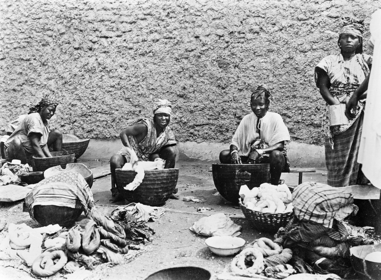 धुलाई, सेनेगल, c.1900 द्वारा फ्रेंच फोटोग्राफर