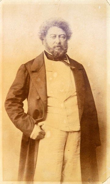 अलेक्जेंड्रे डुमास पेरे (1803-70) c.1860 (b/w फोटो) द्वारा फ्रेंच फोटोग्राफर