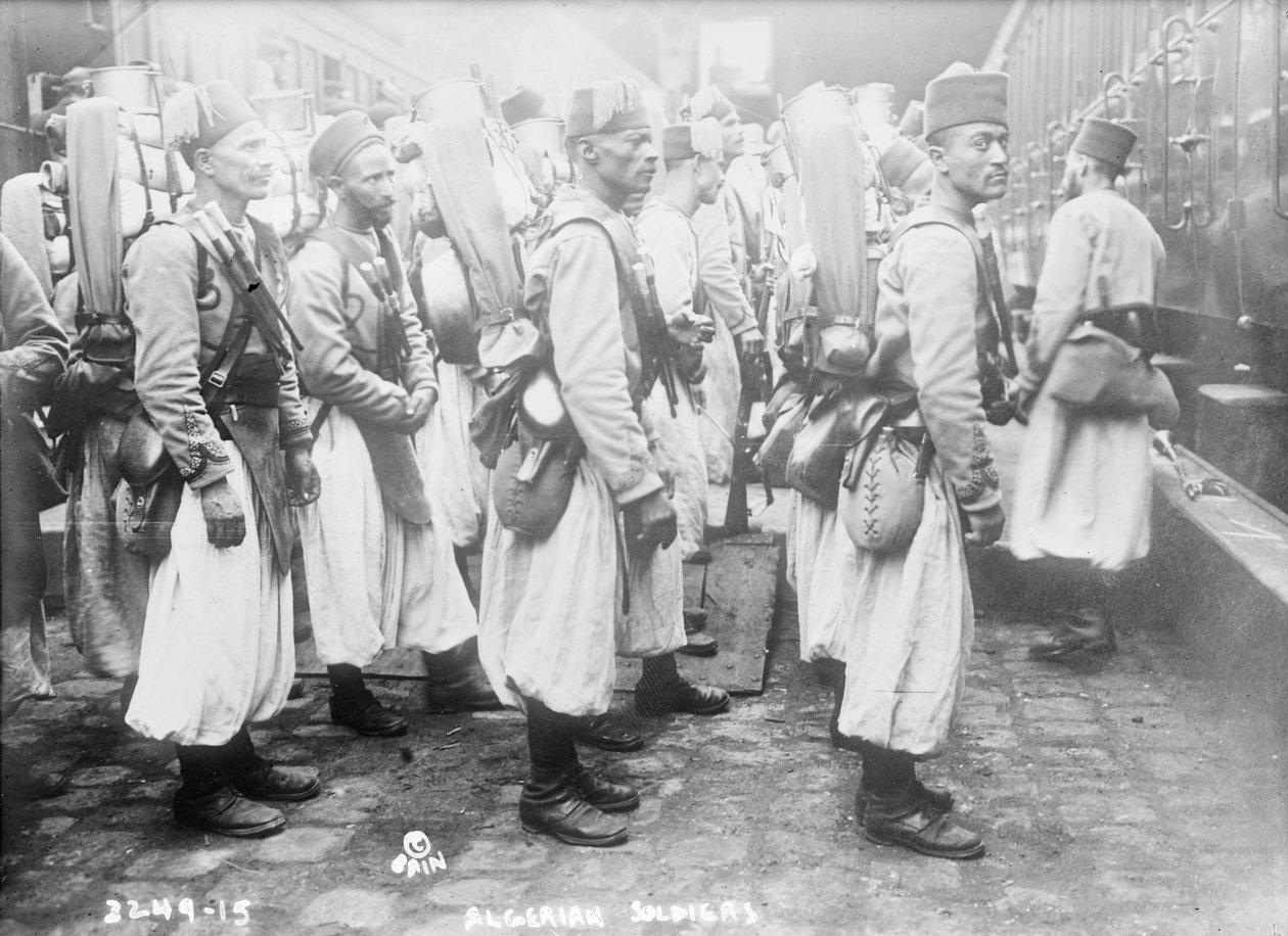 अल्जीरियाई सैनिक, 1914-15 द्वारा फ्रेंच फोटोग्राफर