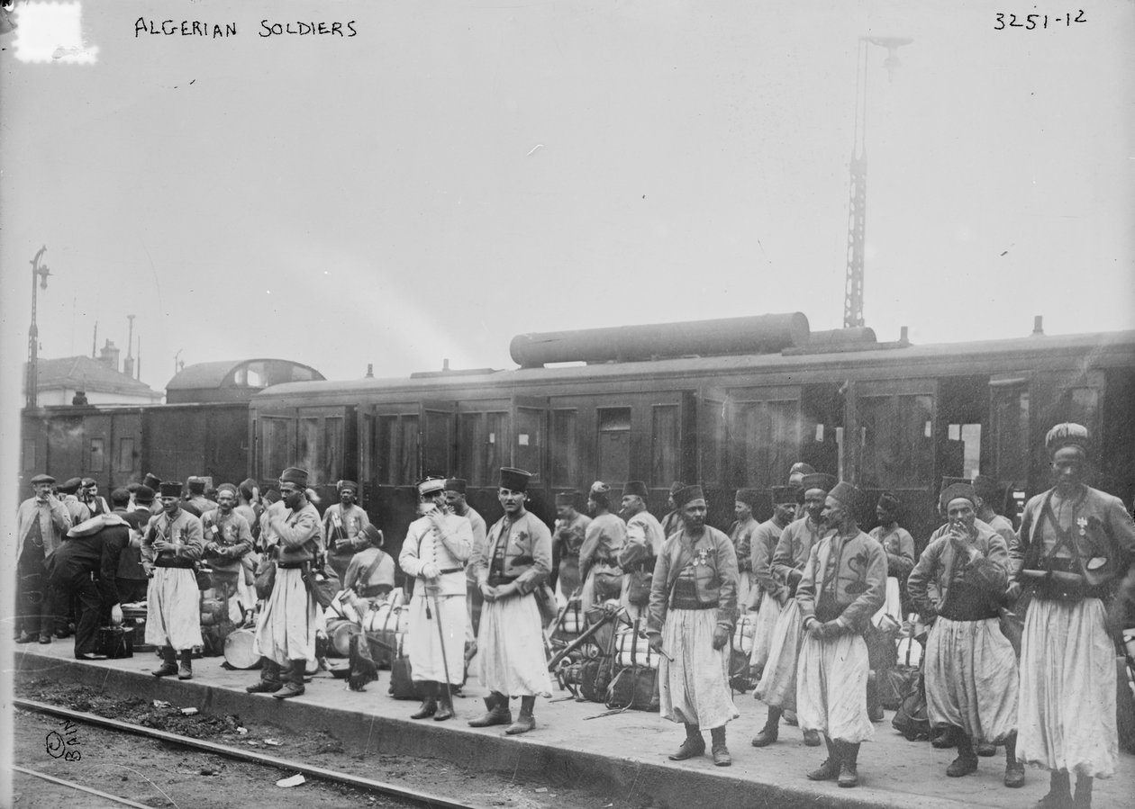 अल्जीरियाई सैनिक, 1914-15 द्वारा फ्रेंच फोटोग्राफर
