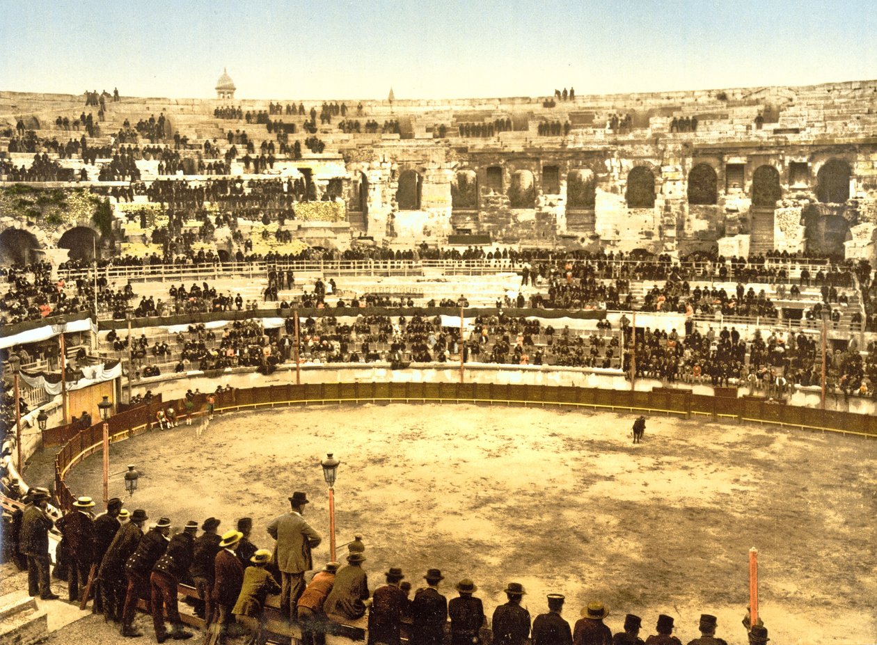 N ,mes पर एम्फीथिएटर के अंदर, 1890-1900 द्वारा फ्रेंच फोटोग्राफर