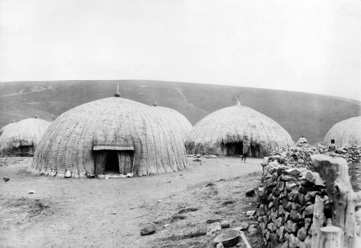 काफिर हट्स, दक्षिण अफ्रीका, c.1914 द्वारा फ्रेंच फोटोग्राफर