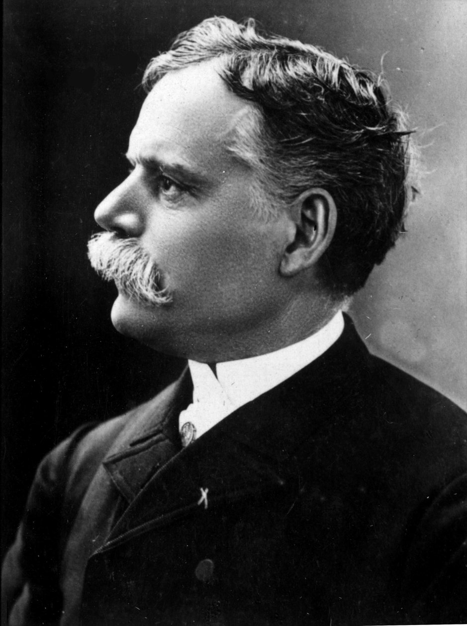 जूल्स चेरेट का पोर्ट्रेट (1836-1932), फ्रांसीसी चित्रकार और कार्टूनिस्ट, 19वीं सदी के अंत में (बी/डब्ल्यू फोटो) द्वारा फ्रेंच फोटोग्राफर