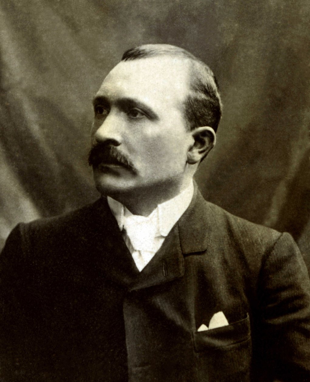 रेने विवियन का पोर्ट्रेट (1863-1925), फ्रांसीसी राजनीतिज्ञ। द्वारा फ्रेंच फोटोग्राफर