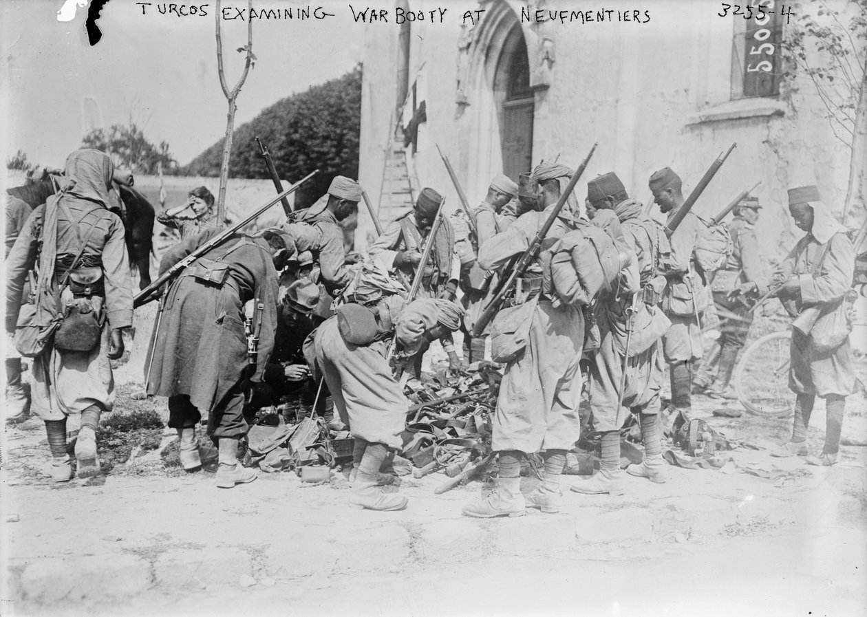 1914 में नेउपमेंटियर्स में टरकोस की जांच युद्ध बूटी द्वारा फ्रेंच फोटोग्राफर
