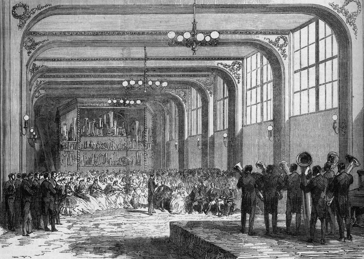 कॉन्सर्ट 1865 में अमीर बेन माही एड दीन अब्द अल कादर (1808 - 1883) की उपस्थिति में सैक्सोफोन (1814-1894) के आविष्कारक एडॉल्फ सैक्स द्वारा किया जाता है। द्वारा फ्रेंच स्कूल