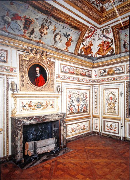 पॉलीक्रोमेड रूपांकनों के साथ चित्रित कमरा, c.1660 (पॉलीक्रोम लकड़ी) द्वारा फ्रेंच स्कूल