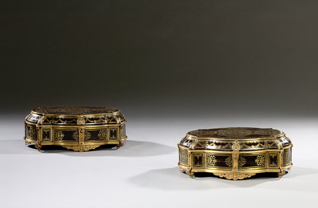 लुई XIV कास्केट की जोड़ी, c.1700-15 द्वारा फ्रेंच स्कूल