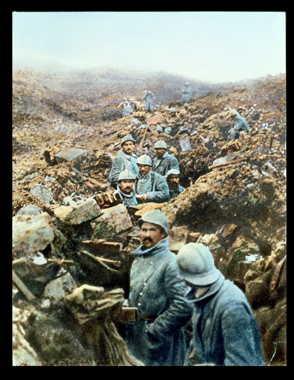 खाइयों में फ्रांसीसी सैनिकों का चित्रण पोस्टकार्ड, 1914-18 (रंगीन फोटो) द्वारा फ्रेंच स्कूल