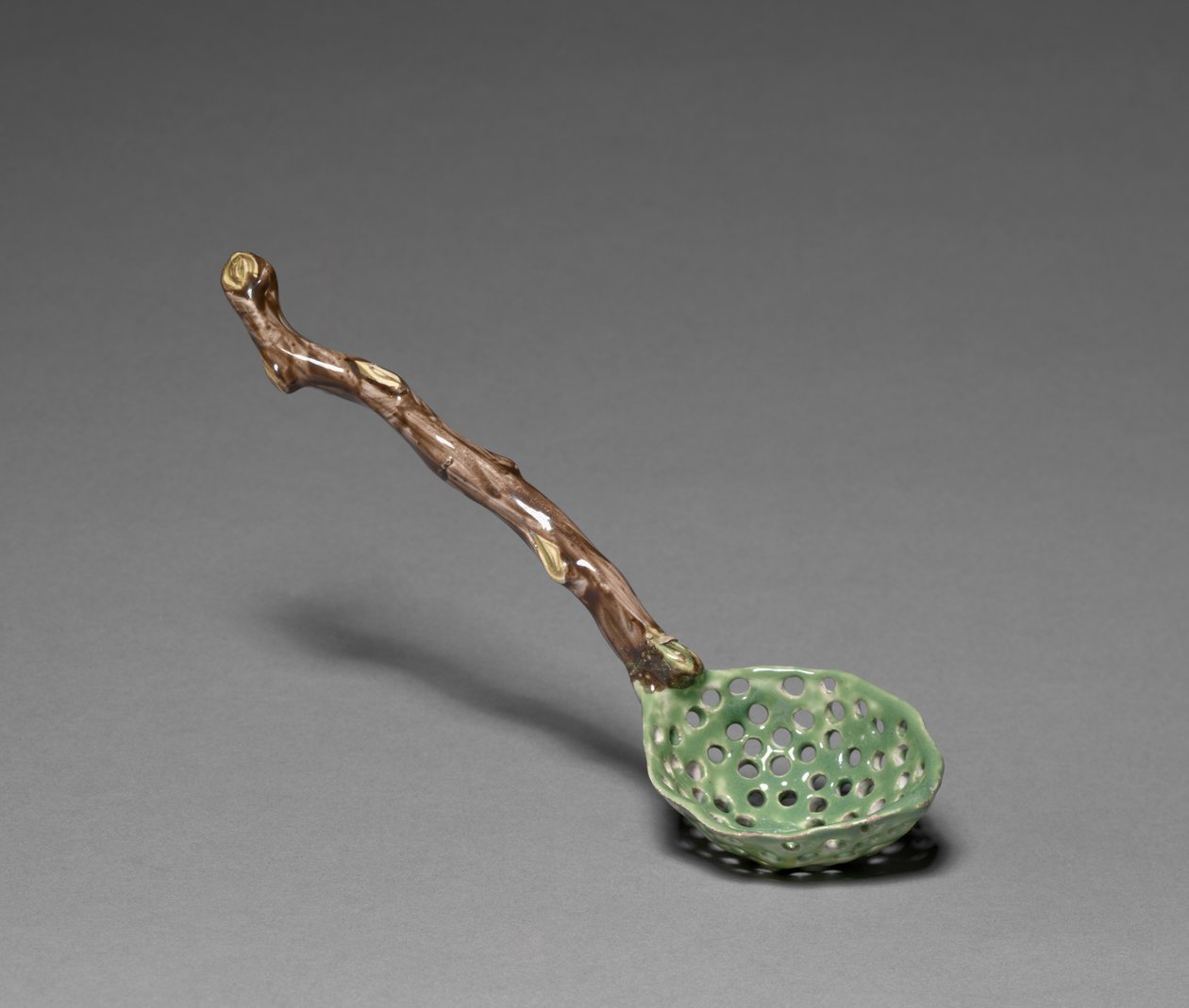 शुगर चम्मच, वेव पेरेन फैक्ट्री द्वारा निर्मित, c.1760 द्वारा फ्रेंच स्कूल