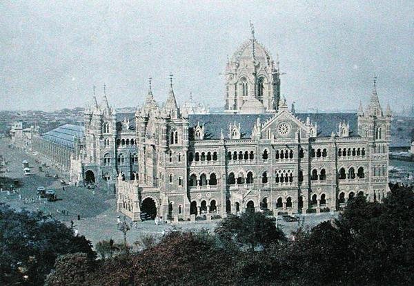 विक्टोरिया टर्मिनस, बॉम्बे, गिलोट द्वारा उकेरा गया, c.1910 (कलर लिथो) द्वारा फ्रेंच स्कूल