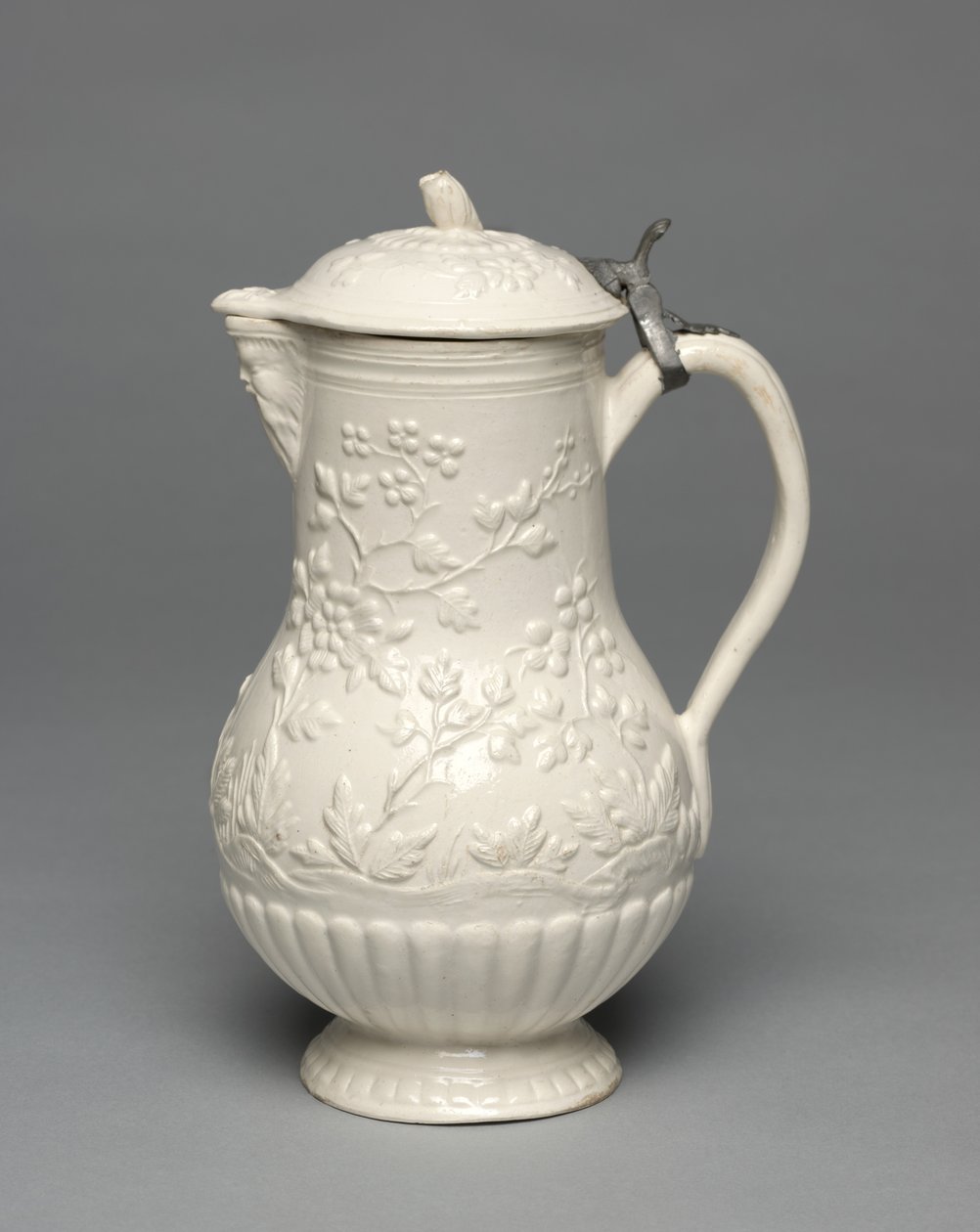 वाटर जुग, पोंट-ऑक्स-चॉक्स फैक्टरी द्वारा निर्मित, c.1770 द्वारा फ्रेंच स्कूल