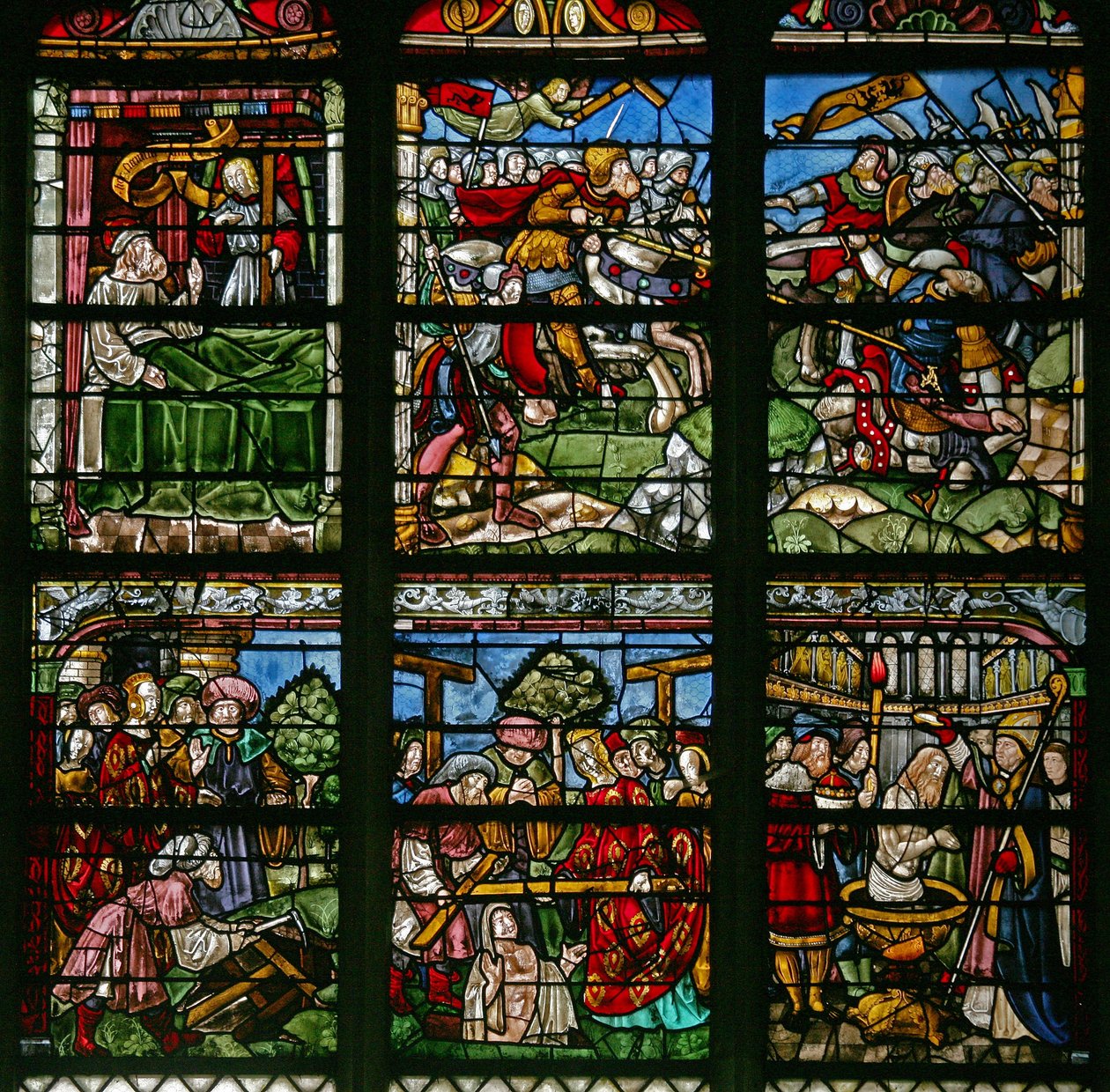 विंडो डब्ल्यू 8 में सेंट हेलेन का चित्रण और सम्राट कांस्टेंटाइन के साथ क्रॉस की खोज; ऊपर युद्ध का दृश्य है जहां क्रॉस दिखाई दिया और कॉन्स्टैंटाइन विजय द्वारा फ्रेंच स्कूल