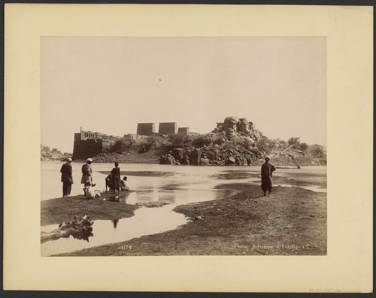  द्वारा जी। लेकेपन