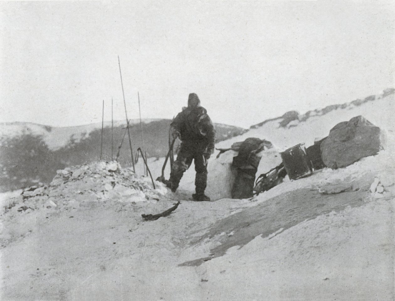 इग्लू डोर, 1912, 1913 में ब्राउनिंग द्वारा जी। मुर्रे लेविक