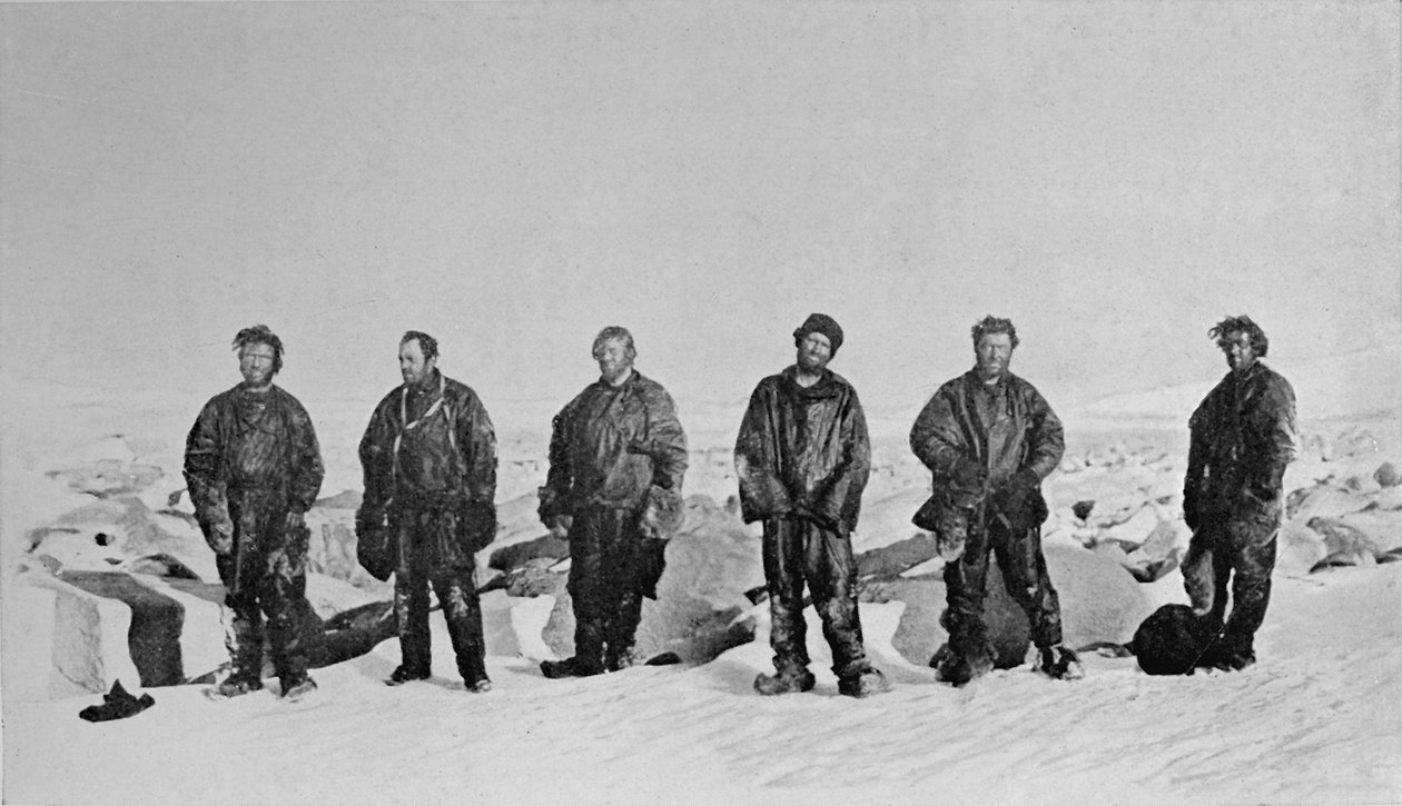 1912, 1913 में इग्लू में शीतकालीन के बाद समूह द्वारा जी। मुर्रे लेविक