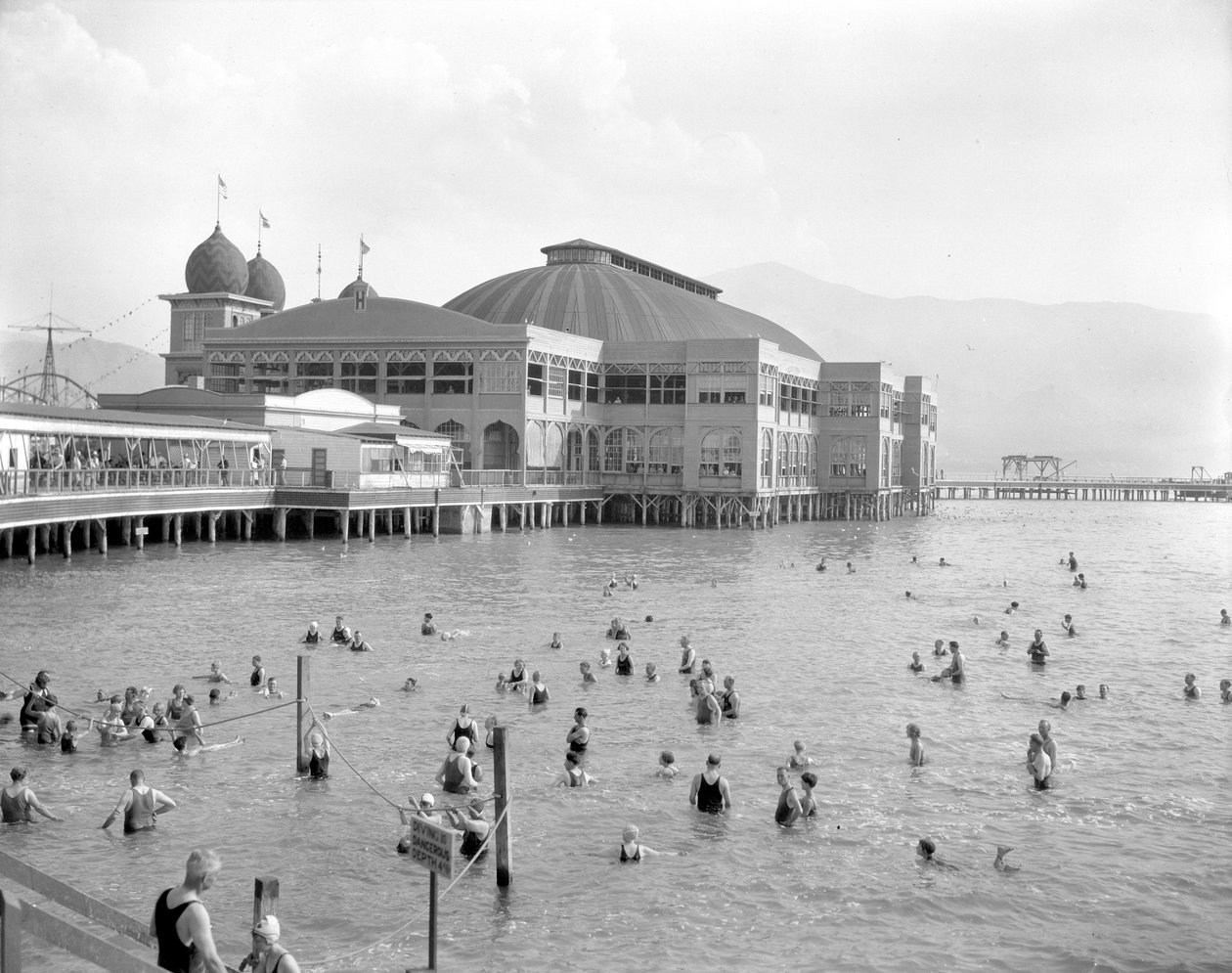 साल्टेयर - मंडप, c.1925-30 द्वारा जॉर्ज लिटल बीम