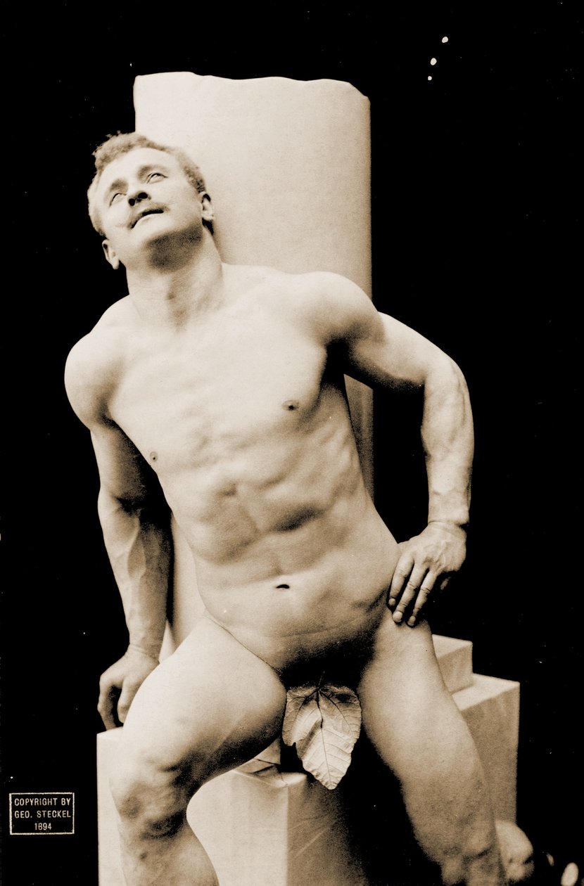 यूजेन सैंडो, शास्त्रीय प्राचीन ग्रीको-रोमन मुद्रा में, c.1894 द्वारा जॉर्ज स्टेकेल