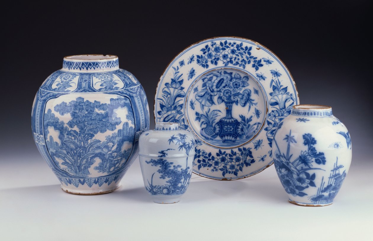 एक चीनी शैली में फ्रैंकफर्ट नीले और सफेद सिरेमिक का चयन, c.1680-90 (सिरेमिक) द्वारा जर्मन स्कूल