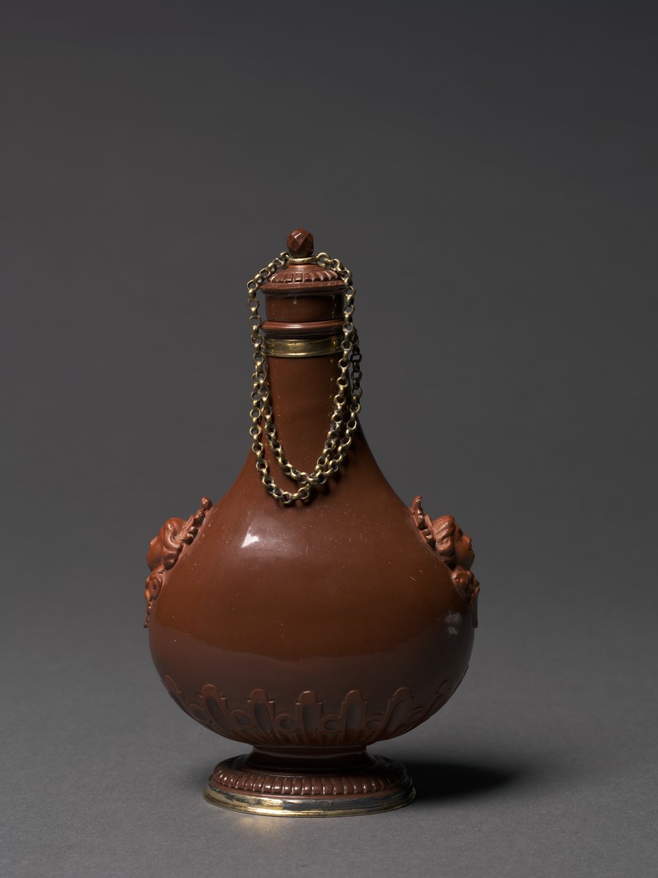 बोतल, निर्माता Meissen चीनी मिट्टी के बरतन फैक्टरी, जर्मनी, c.1715 (पॉलिश लाल पत्थर के पात्र, चांदी-गिल्ट माउंट) द्वारा जर्मन स्कूल